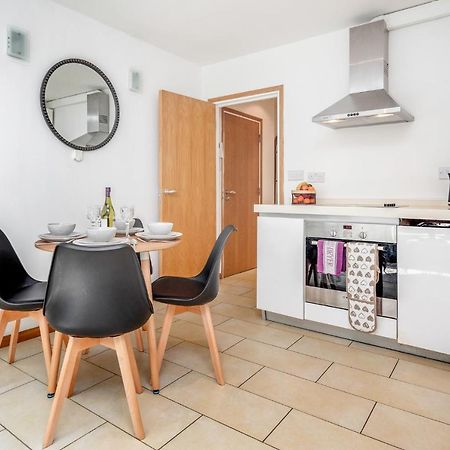 Central Holborn, Lovely And Bright Apartment For 4 London Exteriör bild