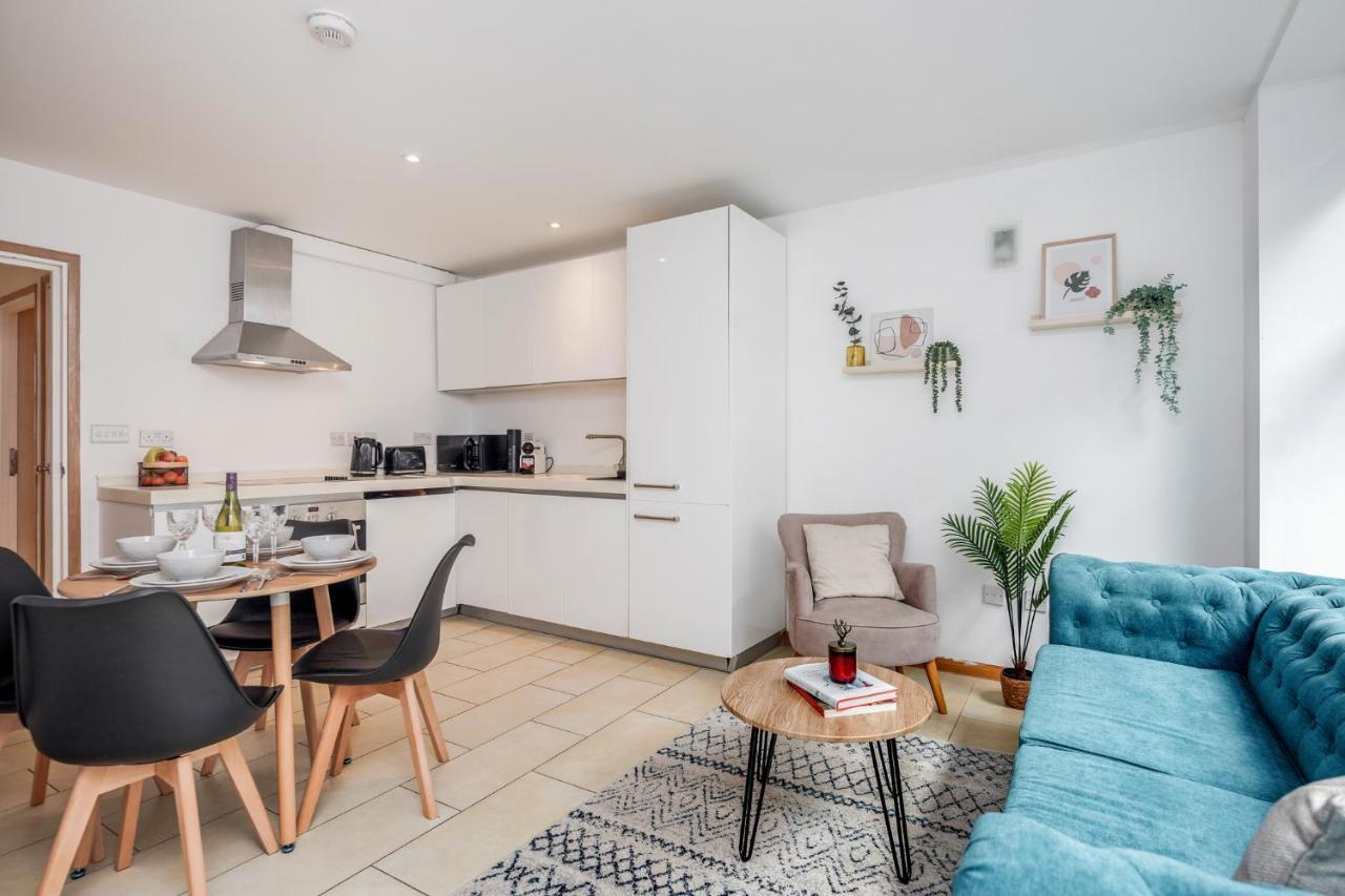 Central Holborn, Lovely And Bright Apartment For 4 London Exteriör bild